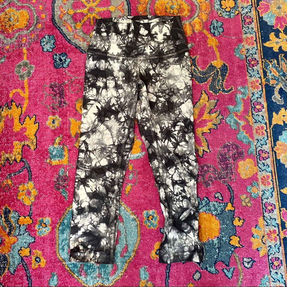 Lulu🍋 Cropped Leggings 21”